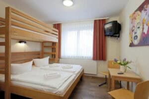 Mehrbettzimmer im Hotel am Meer