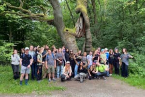 Schüler und Schülerinnen bei der Klassenfahrt
