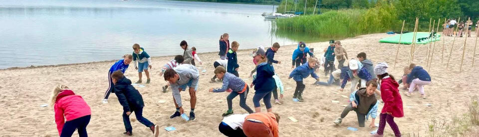Spiele am Strand Klassenfahrt Mondsee