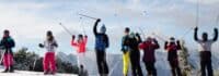 Schüler haben Spaß auf der Ski-Klassenfahrt Kössen in Österreich