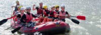 Kinder beim Rafting