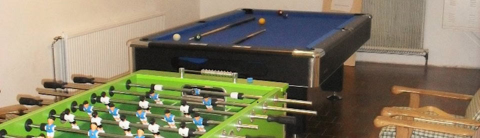 Billardtisch und Kicker