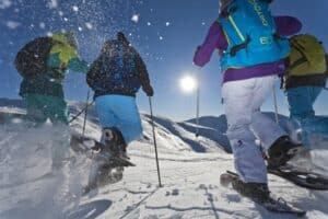 Schüler haben Spaß auf der Ski Klassenfahrt Schönfeld im Salzburger Land