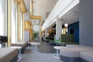 Meininger Hotel Bremen Lobby