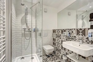 Badezimmer im Meininger Hotel